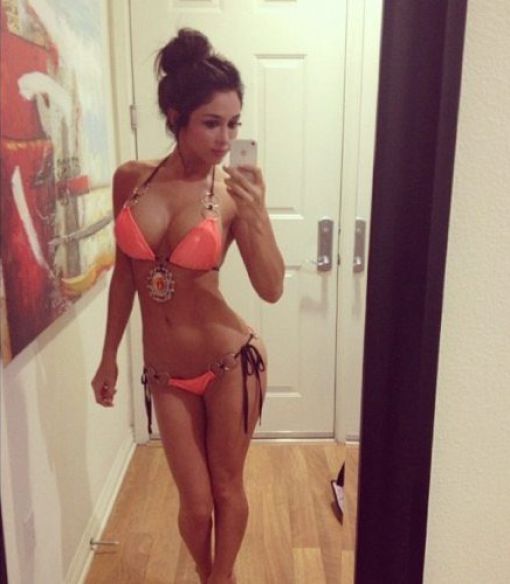 Girls in Bikini (52 pics)