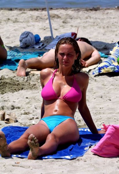 Girls in Bikini (52 pics)