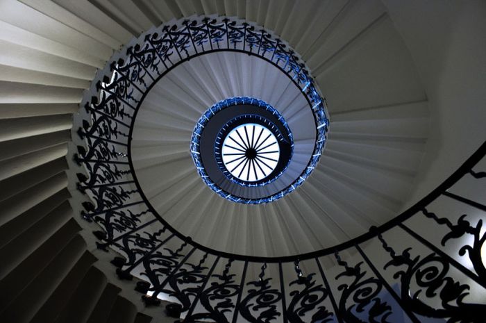 Spiral Staircase Photos (20 pics) Spiral Staircase Photos (20 pics)