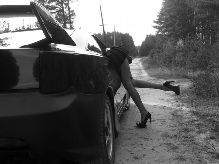 Girls and Cars (80 pics)