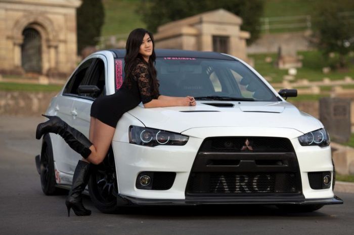 Girls and Cars (80 pics)