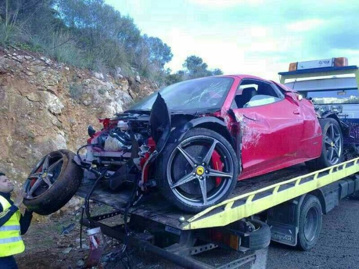 Wrecked Supercars (43 pics)