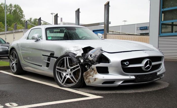 Wrecked Supercars (43 pics)