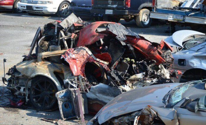 Wrecked Supercars (43 pics)