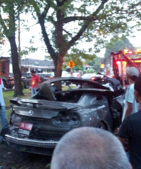 Wrecked Supercars (43 pics)