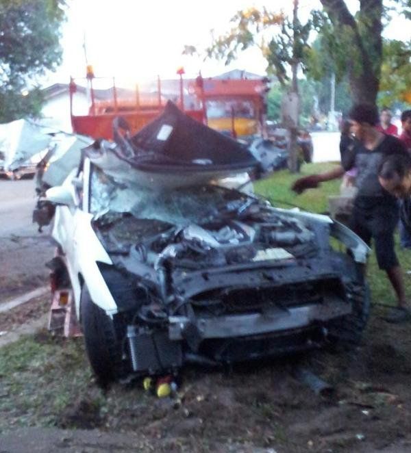 Wrecked Supercars (43 pics)