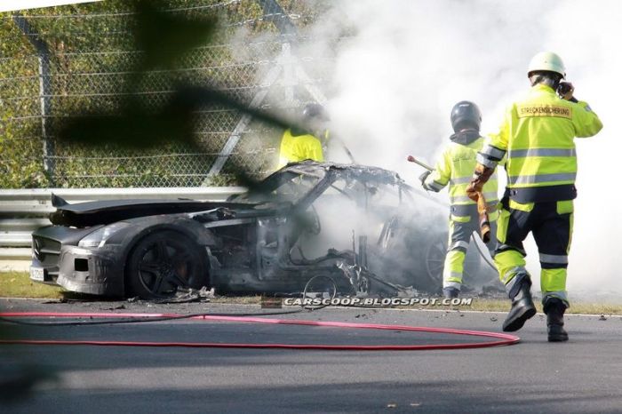 Wrecked Supercars (43 pics)