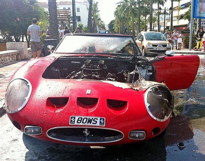 Wrecked Supercars (43 pics)