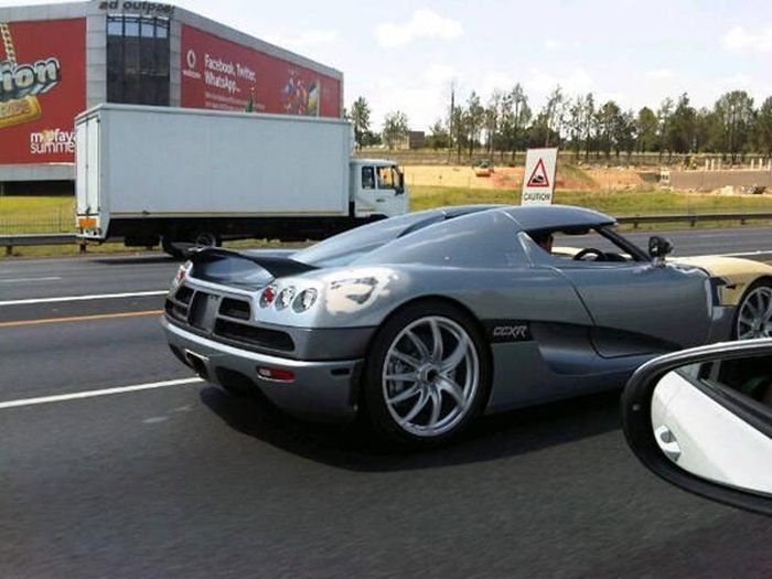 Wrecked Supercars (43 pics)