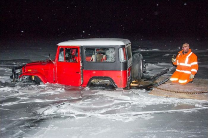 Ice Driving Fail (9 pics)