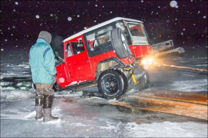 Ice Driving Fail (9 pics)