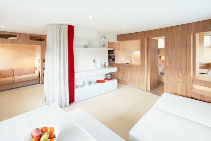 Furniture Inside the Walls (11 pics)