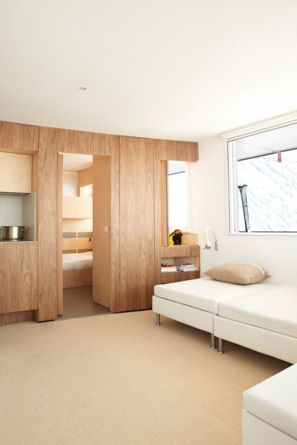 Furniture Inside the Walls (11 pics)