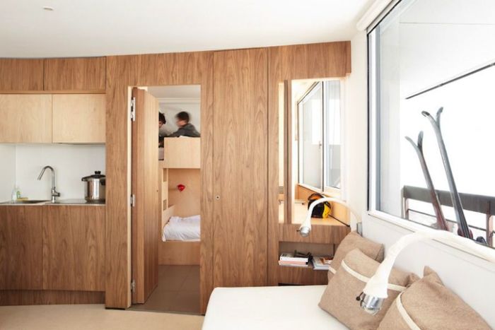 Furniture Inside the Walls (11 pics)