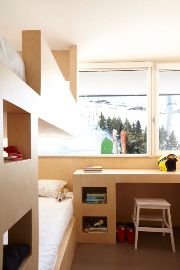 Furniture Inside the Walls (11 pics)