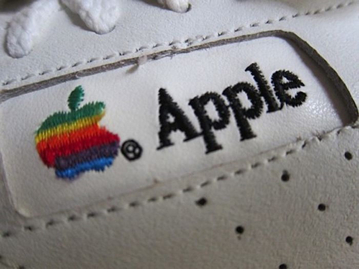 Apple Sneakers (5 pics)