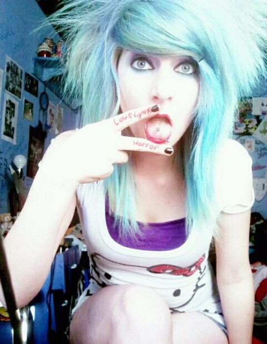 Emo Girls (40 pics)
