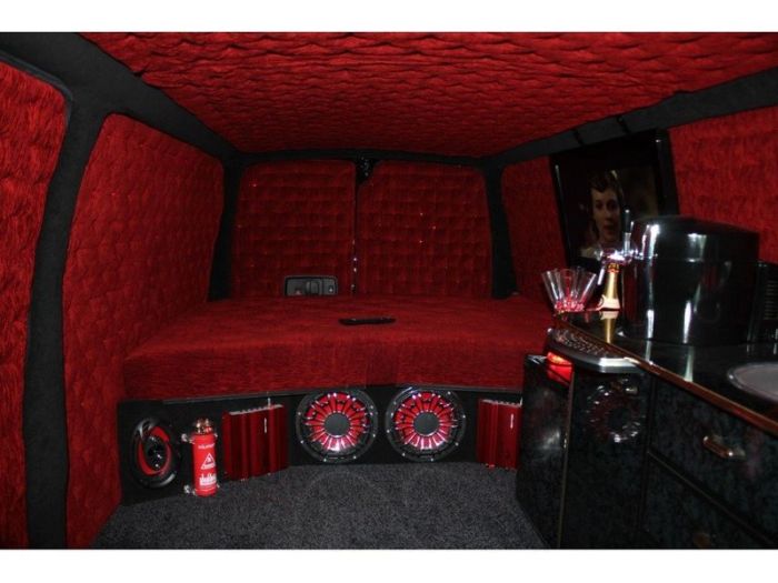 GMC Savana Limousine (23 pics)