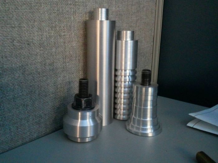 DIY Lightsaber (25 pics)