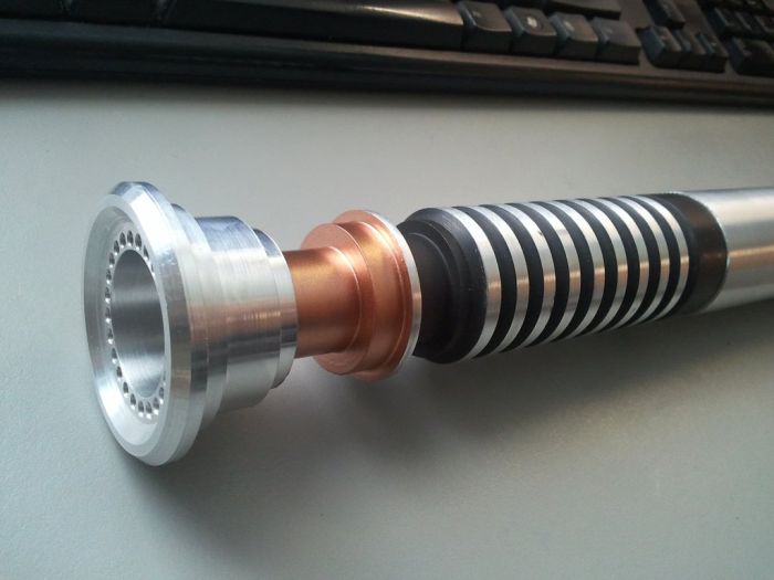DIY Lightsaber (25 pics)