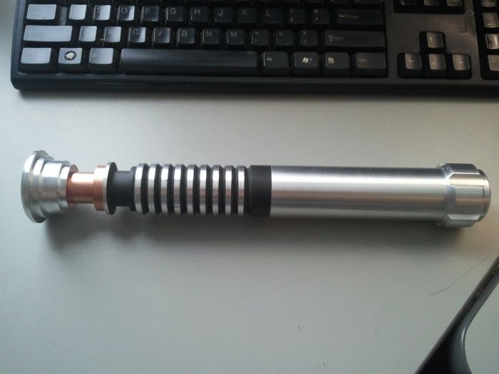 DIY Lightsaber (25 pics)