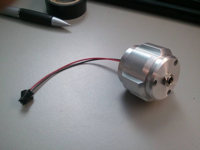 DIY Lightsaber (25 pics)