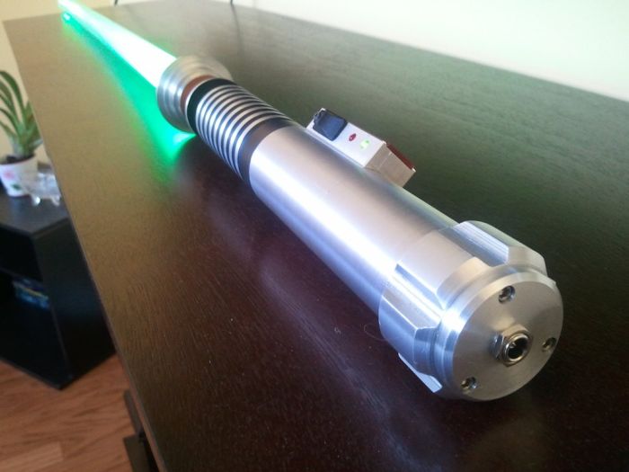 DIY Lightsaber (25 pics)