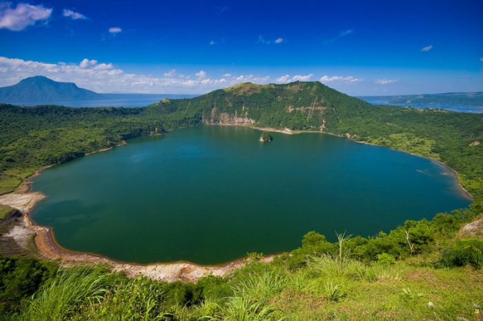 The Most Beautiful Crater Lakes (39 pics)