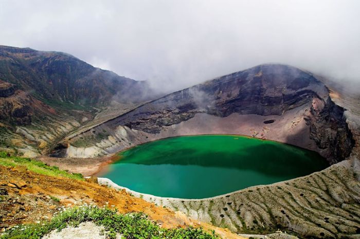 The Most Beautiful Crater Lakes (39 pics)