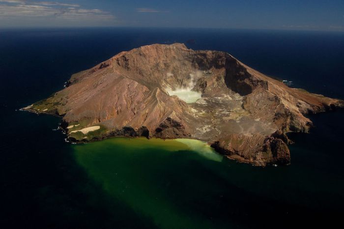 The Most Beautiful Crater Lakes (39 pics)