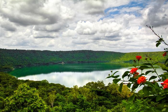 The Most Beautiful Crater Lakes (39 pics)