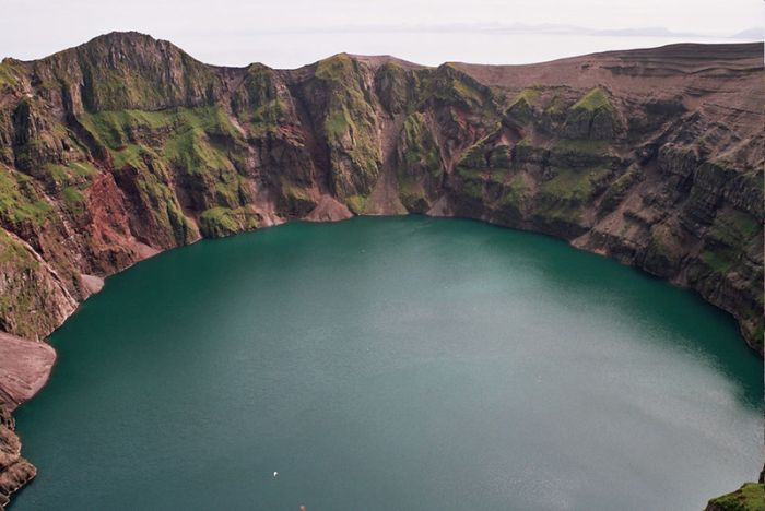 The Most Beautiful Crater Lakes (39 pics)