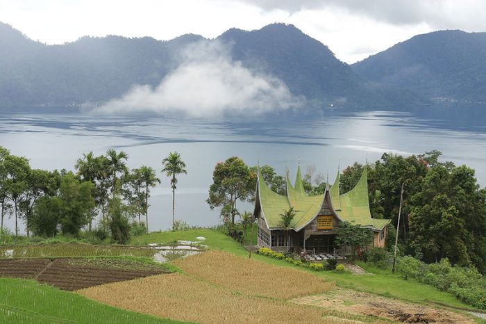 The Most Beautiful Crater Lakes (39 pics)
