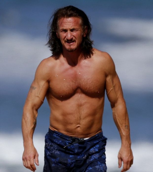 Sean Penn Topless (4 pics)