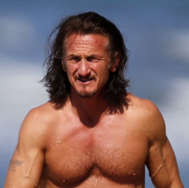Sean Penn Topless (4 pics)