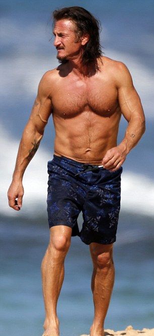 Sean Penn Topless (4 pics)