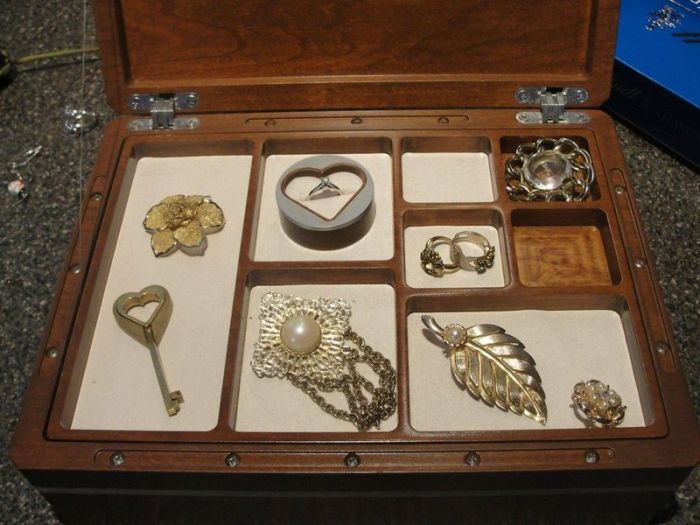 Jewelry Box with a Secret (51 pics)