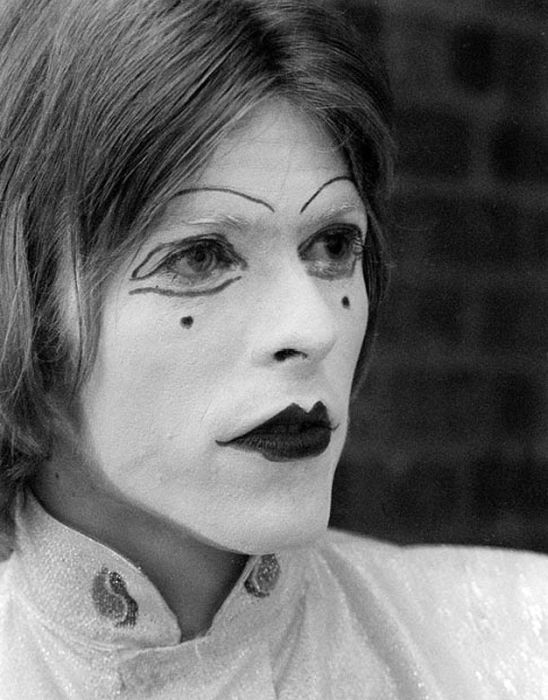 David Bowie Aging Timeline (34 pics)