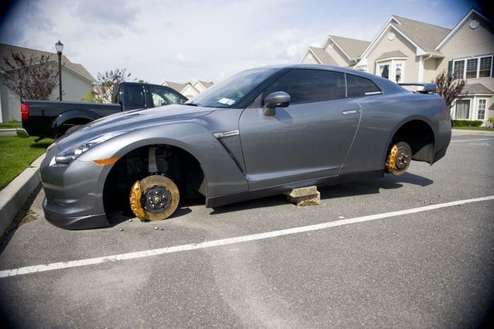 Stolen Wheels (42 pics)