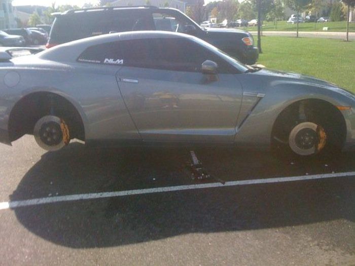 Stolen Wheels (42 pics)