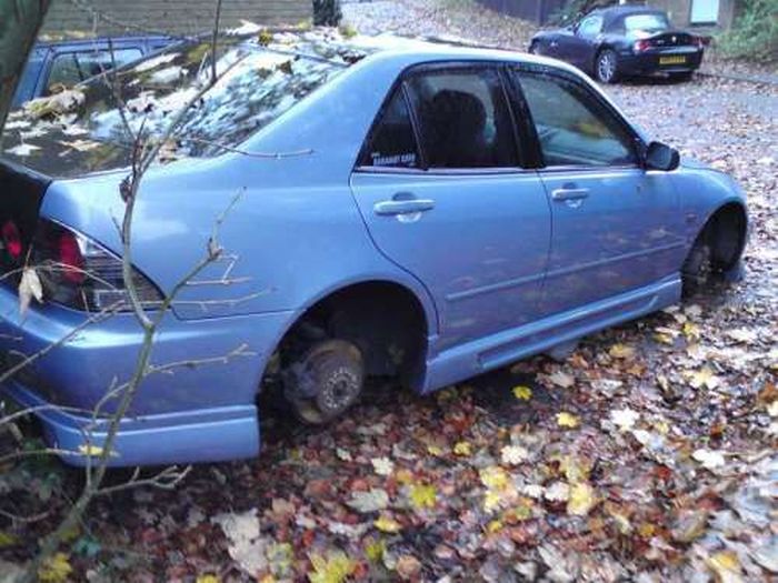 Stolen Wheels (42 pics)