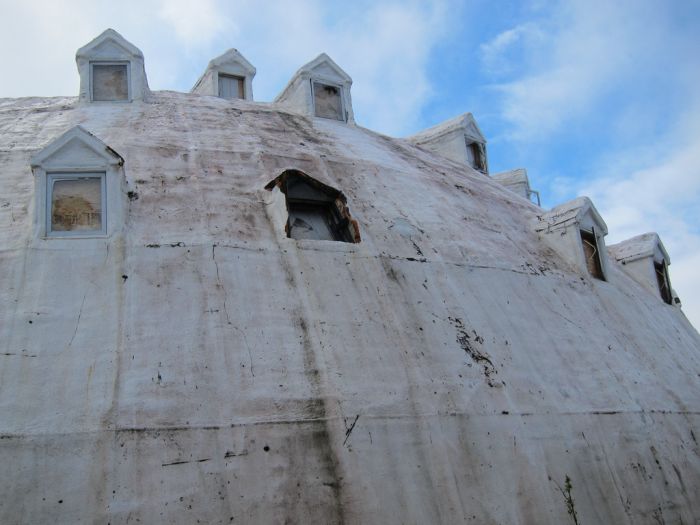 Abandoned Igloo City Hotel (15 pics)