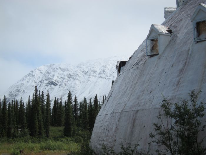 Abandoned Igloo City Hotel (15 pics)