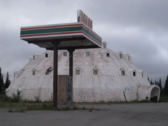 Abandoned Igloo City Hotel (15 pics)