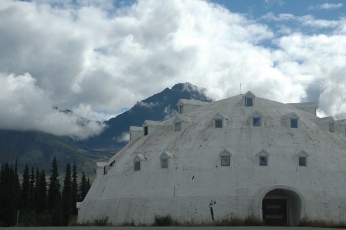 Abandoned Igloo City Hotel (15 pics)