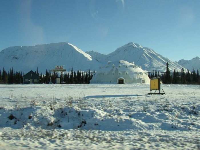 Abandoned Igloo City Hotel (15 pics)