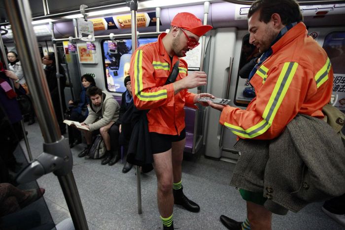 No Pants Subway Ride 2013 (30 pics)