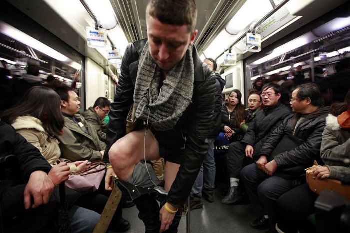 No Pants Subway Ride 2013 (30 pics)