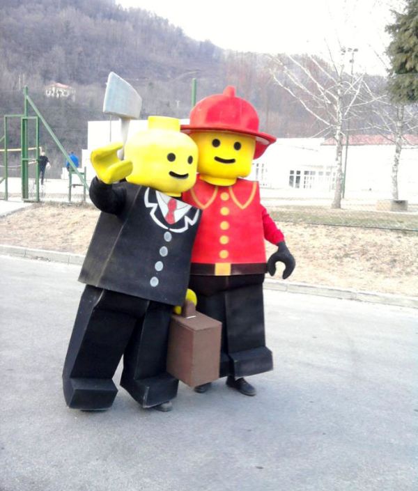 Costumes of Lego Men (20 pics)