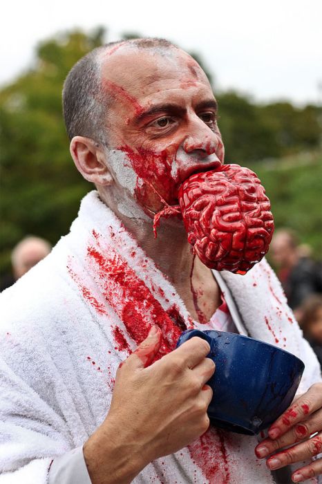 The Best of Zombie Makeups (20 pics)